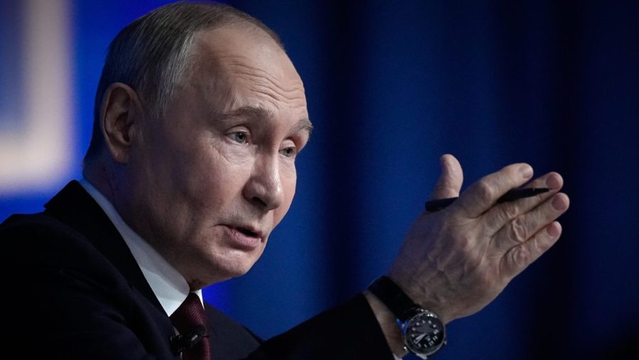 Trump sides with Russia on claims that Ukraine targeted Putin residence<br><br>