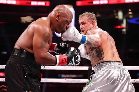 El guión falso de la pelea de Jake Paul se volvió viral antes del combate de boxeo real en Netflix.