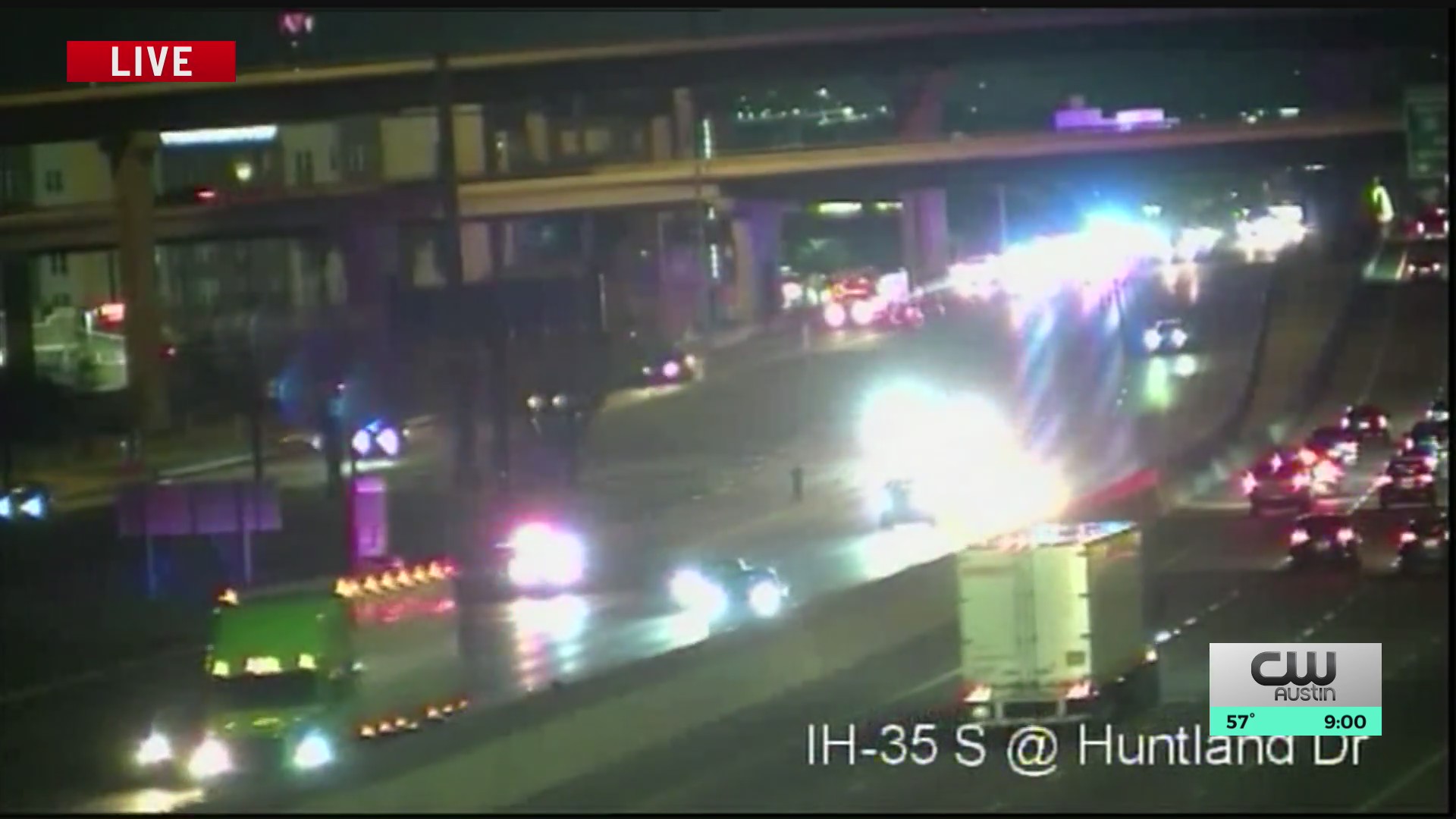Crash shuts down several lanes of I-35 northbound at US 290