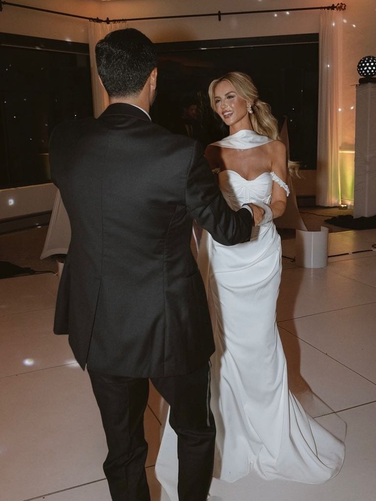 Carlos Vela y Saioa Cañibano renuevan sus votos a los grande, con una  espectacular boda en California, image size:768x1024