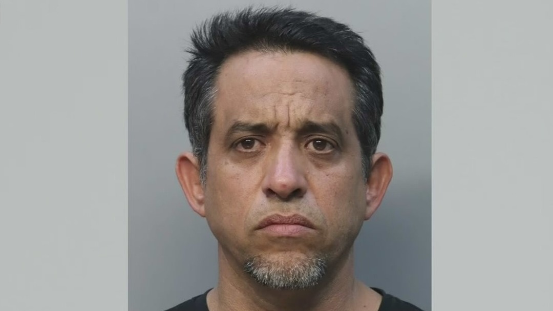 Hialeah man accused of smashing gambling machines with sledgehammer ...