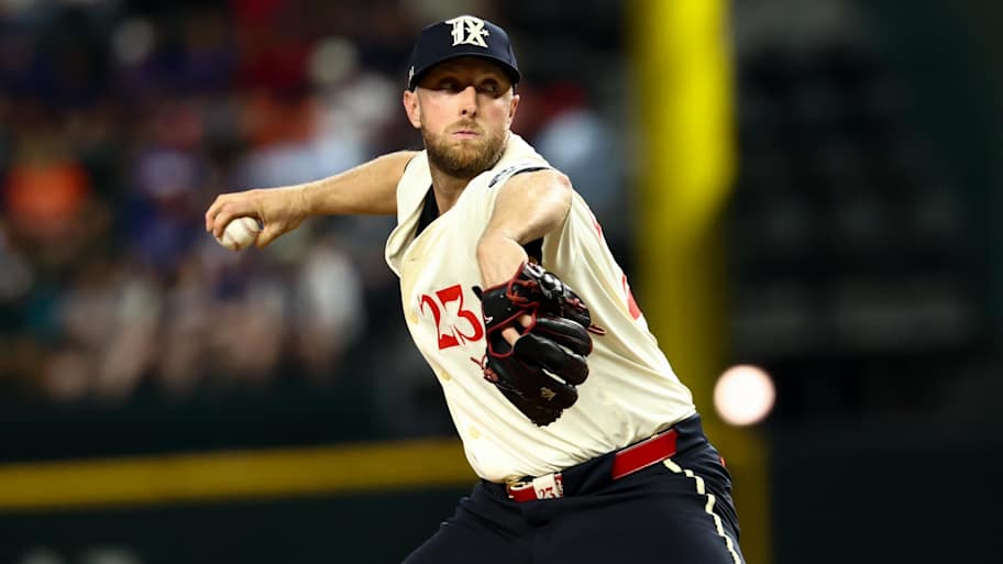 D-backs GM opens up on Merrill Kelly signing