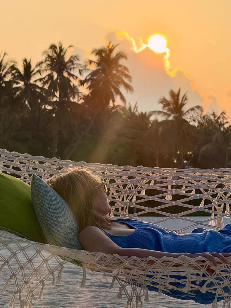 Kim Cattrall looks radiant on Maldives honeymoon with husband Russell ...