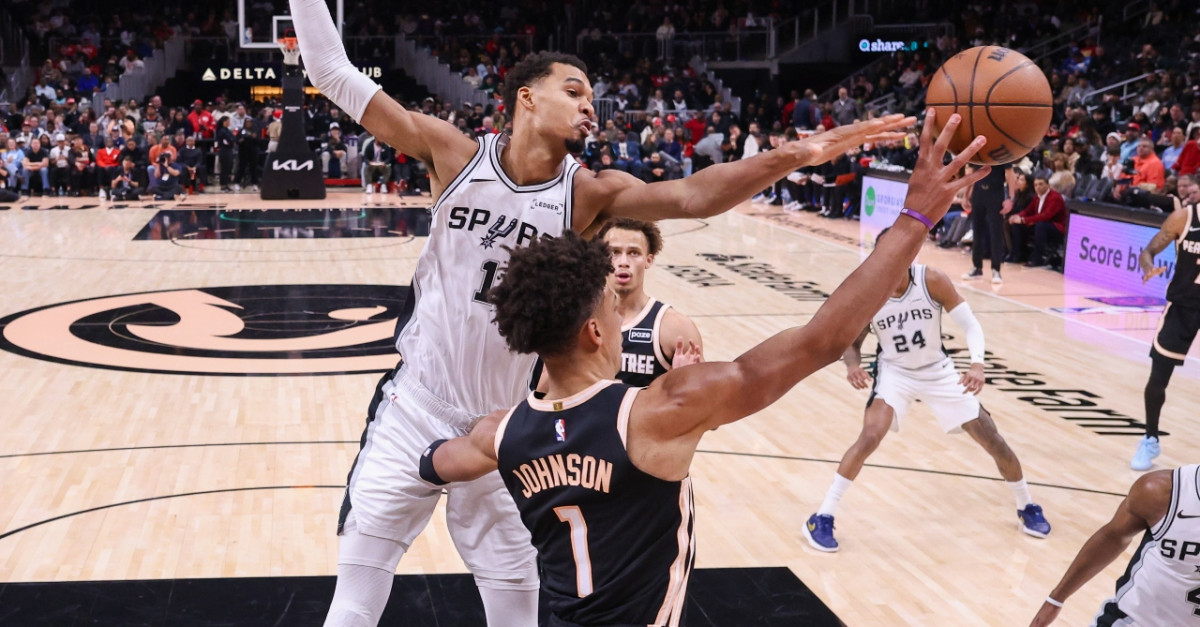 Basket – NBA : Wembanyama signe un 100e match de suite avec un contre
