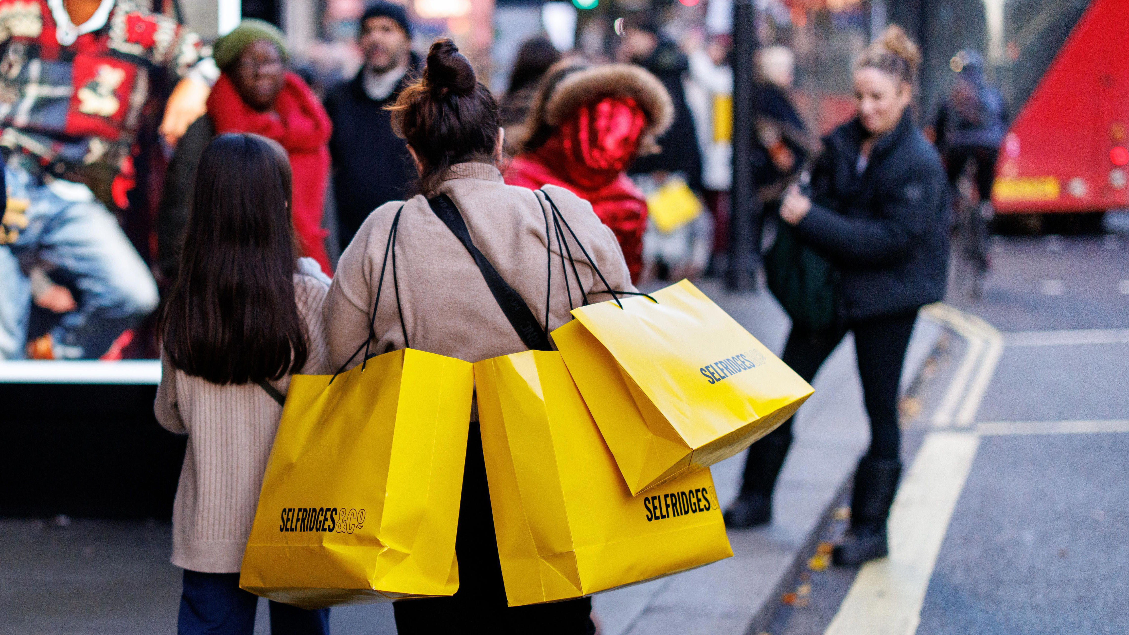 London's West End bucks Christmas shopping trends