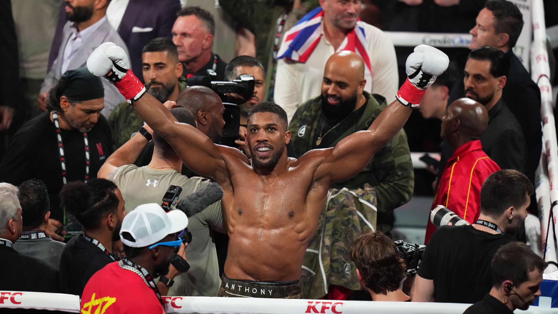 Boxen: Anthony Joshua schlägt Jake Paul in Miami nach sechs Runden K.o.