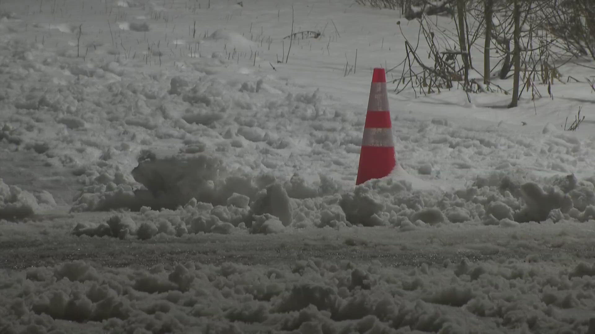 Late-season Sierra snow brings road spinouts, temporary ski resort closure