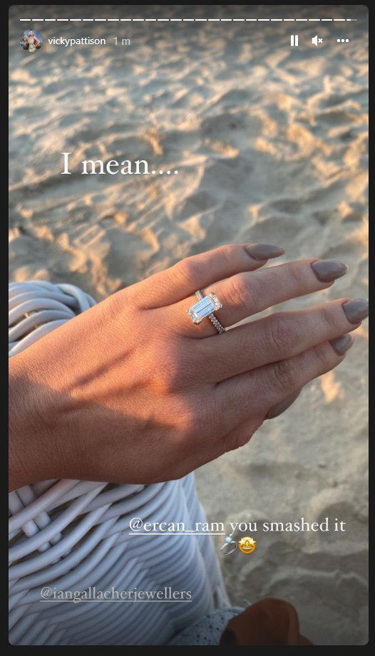Vicky Pattison unveils stunning new diamond ring