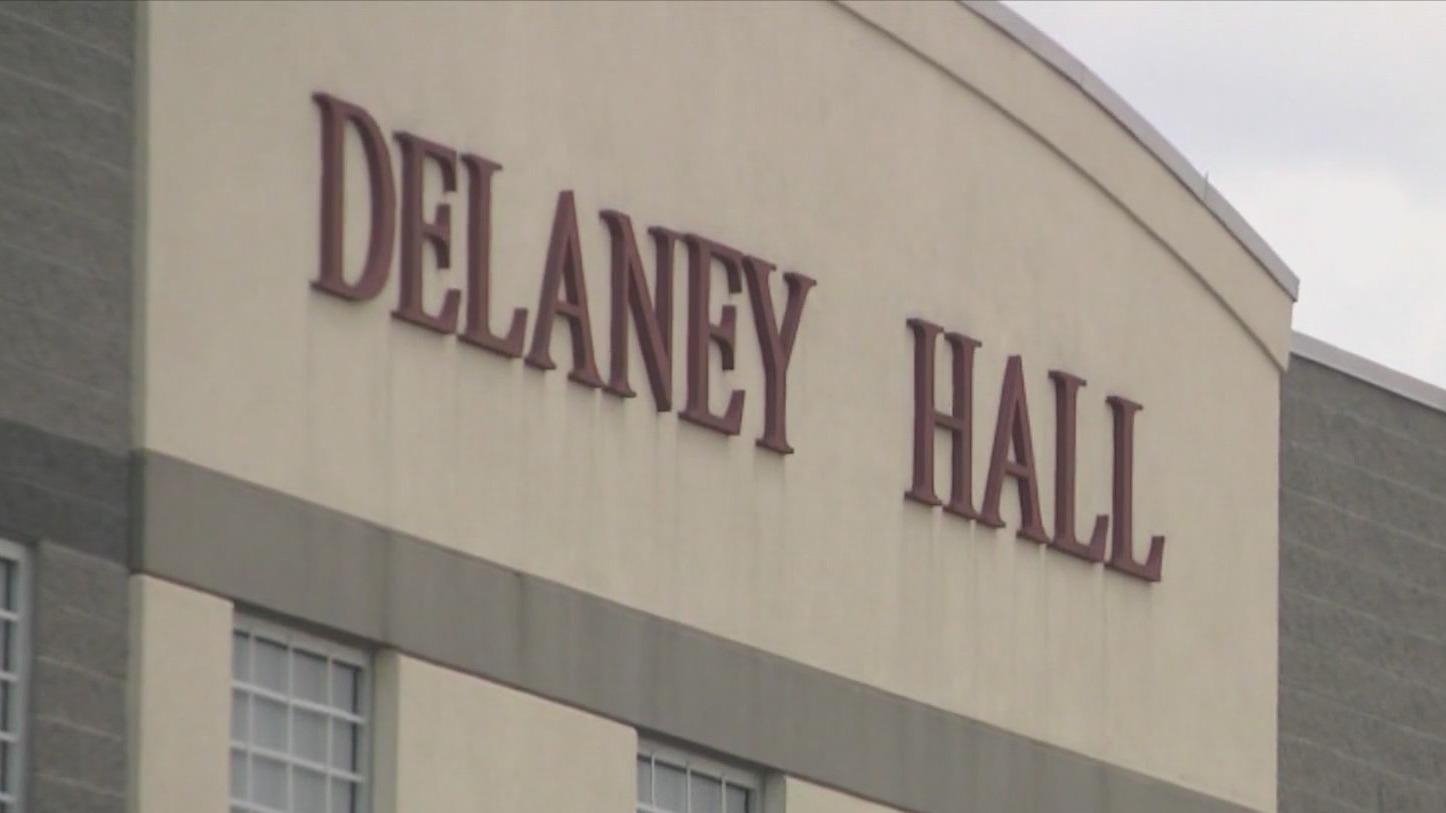 Advocates hold vigil for detainee who died in ICE custody at Newark ...
