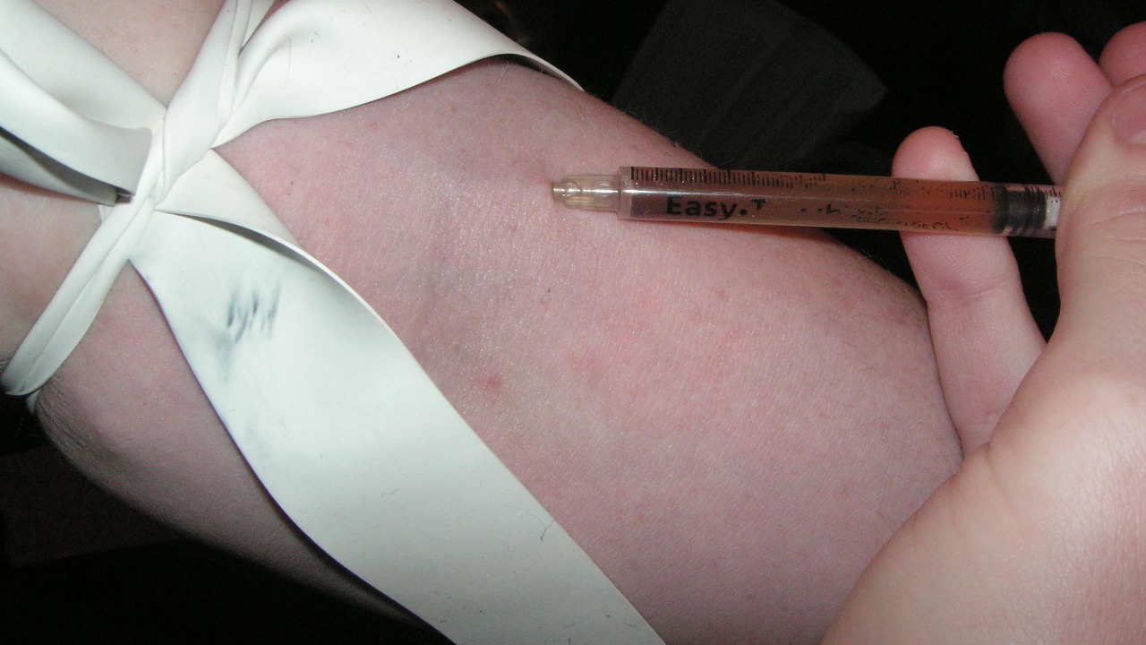 People are self-injecting an experimental new weight-loss drug