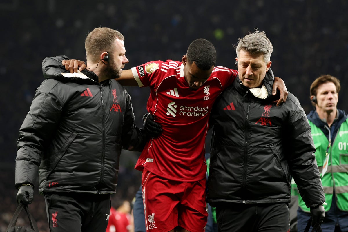 Isak suffers heartbreaking injury while scoring for Liverpool at Spurs<br><br>
