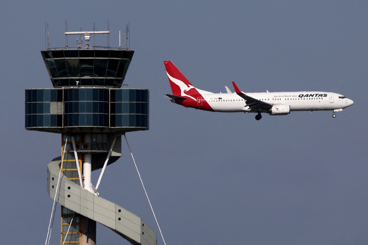 These air-traffic controllers are leaving their jobs and heading to Australia<br><br>