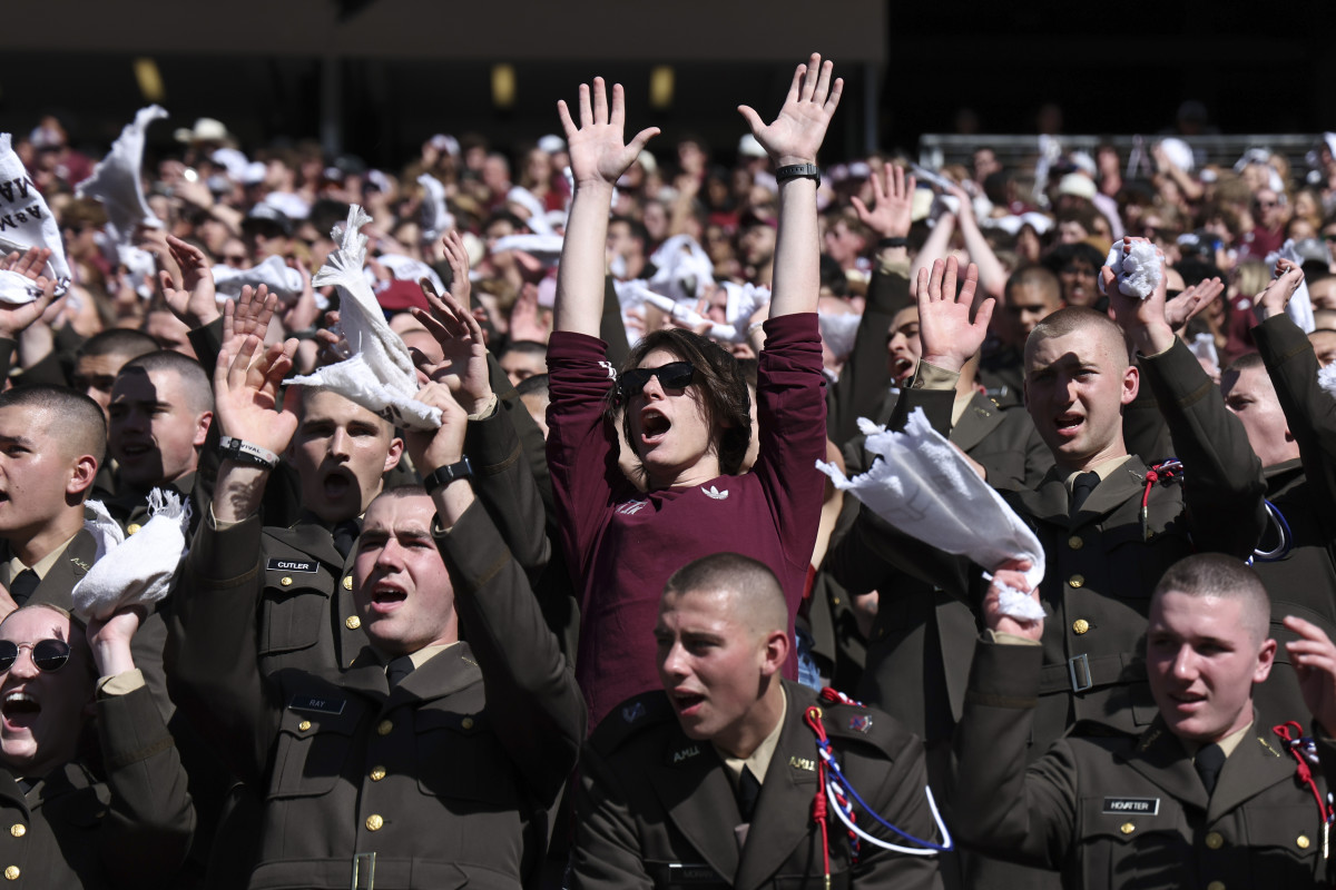 Texas A&M fan ejected from Miami game for despicable behavior