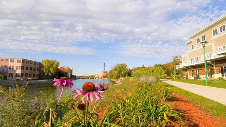 Between Chicago and Madison is Wisconsin's charming city with a ...