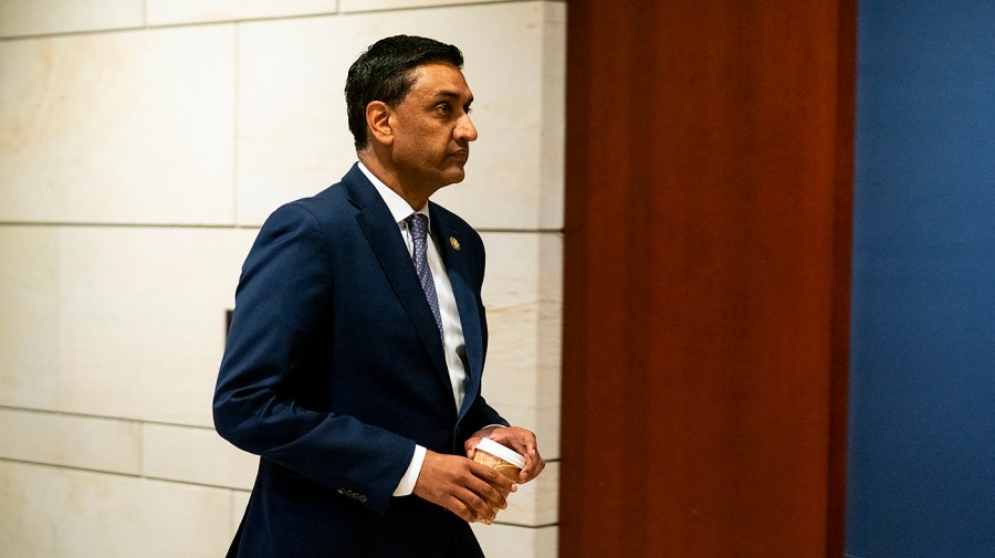 Khanna: Congress eyeing 