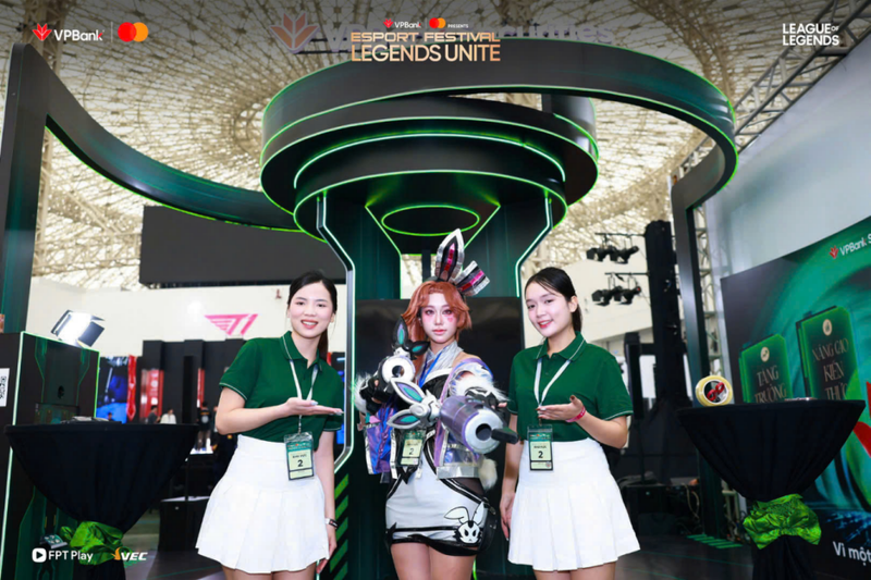 Dàn trai xinh gái đẹp gây sốt tại VPBank presents Esport Festival: Legends unite