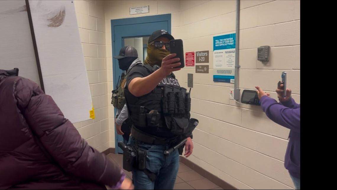 SLO County sheriff posts video of jail confrontation between ICE and protesters<br>