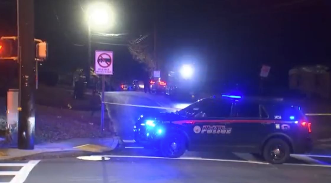 Man shot in the legs in southwest Atlanta, police say