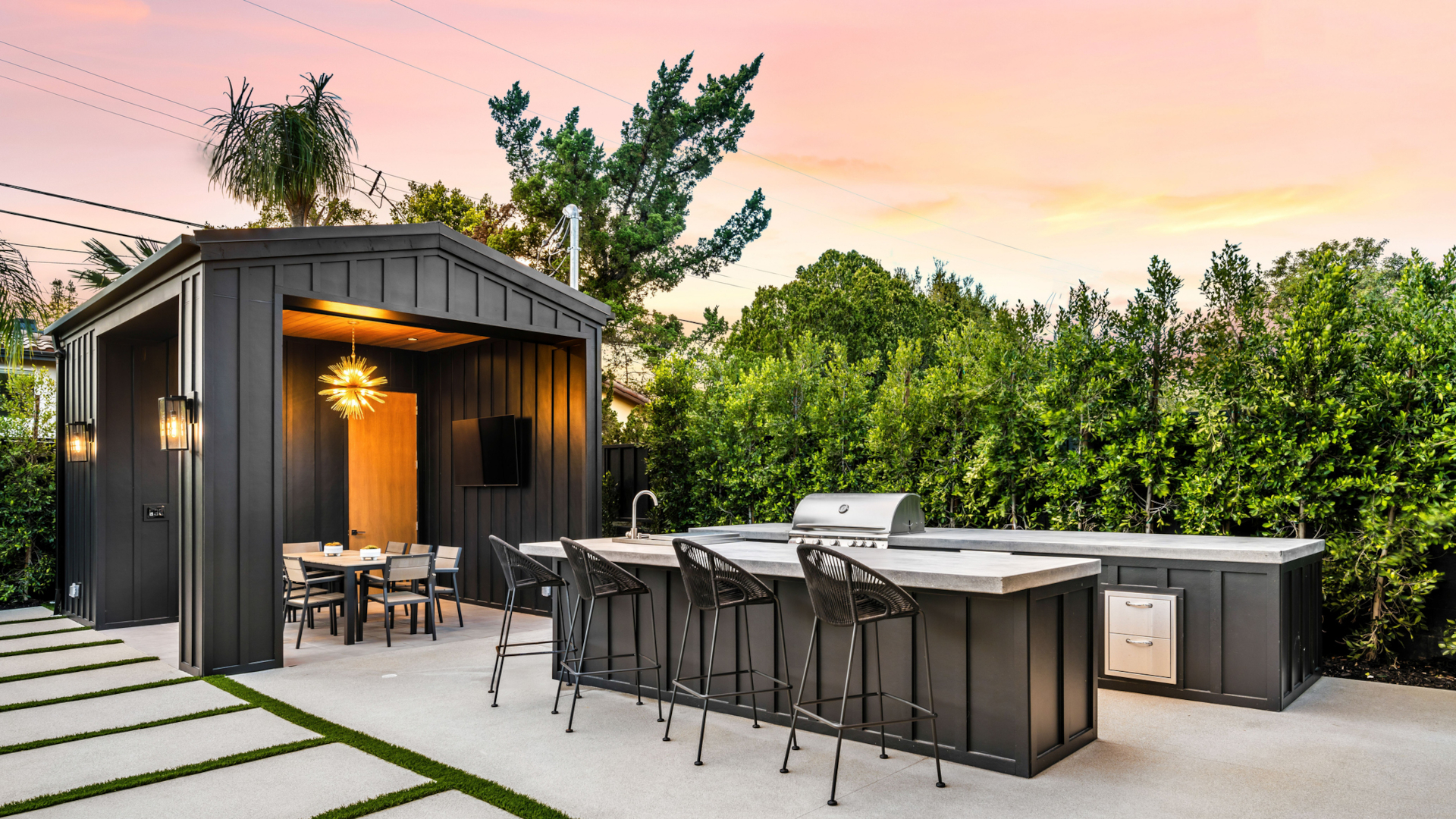 From outdoor kitchens to ‘casitas’: 3 unique home amenities luxury ...
