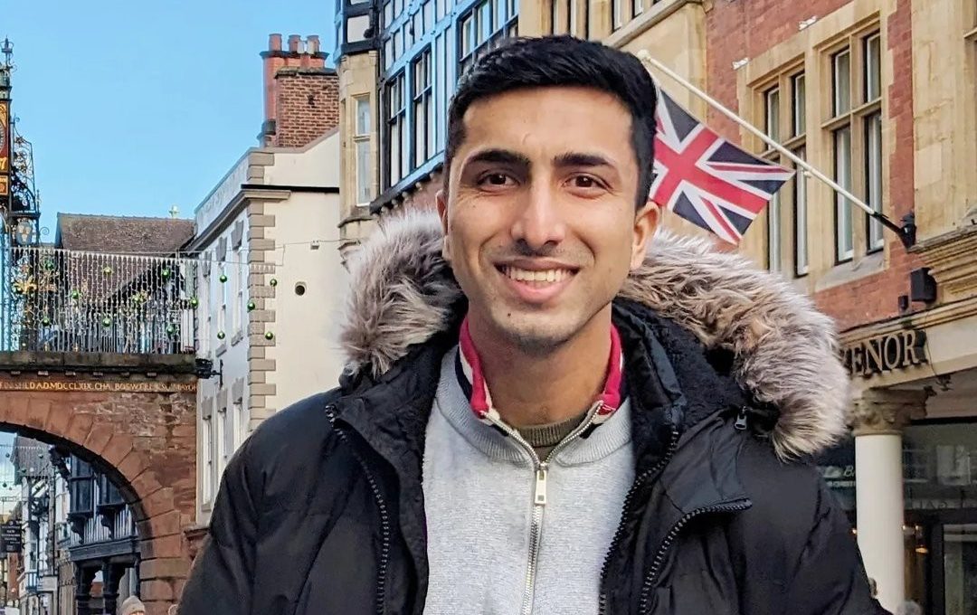 Man who saved girl from knife attack sees her like a little sister<br><br>