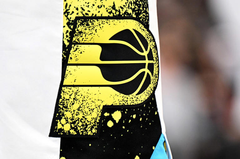 Pacers sign draft bust, cut ties with surprise forward before Pelicans game