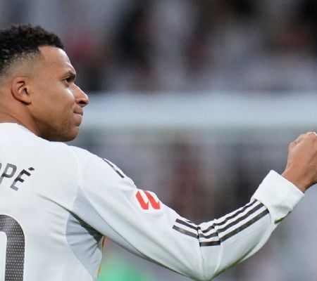 Mbappé iguala récord de Cristiano Ronaldo con 59 goles en un año con el ...