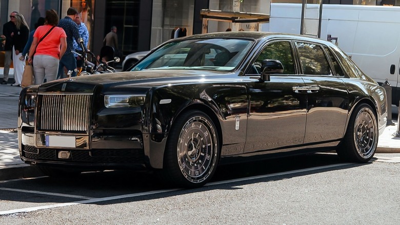 Not AI: This custom Rolls-Royce really does have Rolex watches for wheels
