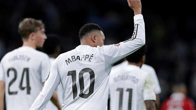Kylian Mbappé rinde homenaje a Cristiano Ronaldo en una noche de récord