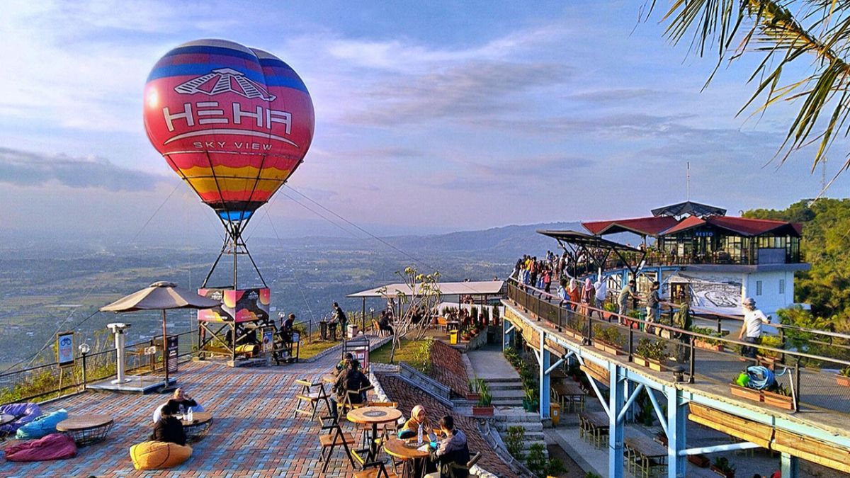 Enam Destinasi Natal Terbaik di Jogja 2025 untuk Keluarga, Pesan Tiket Sekarang!