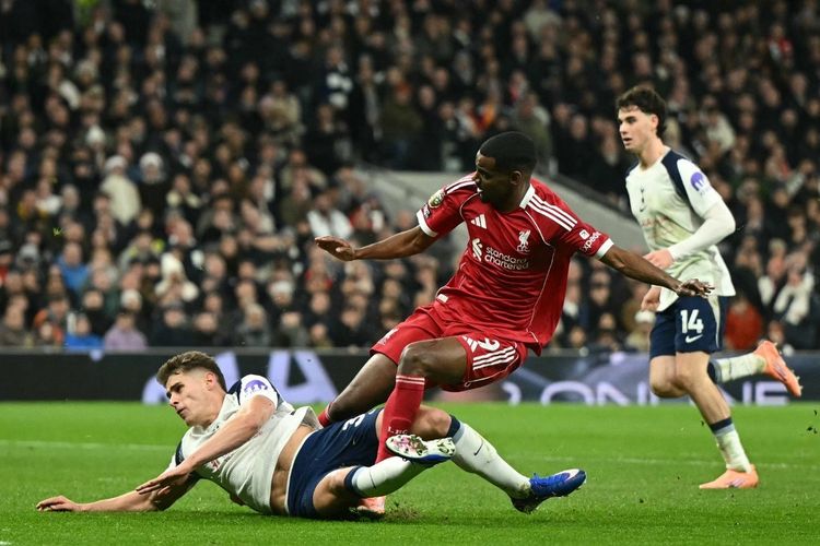 Kondisi Alexander Isak usai cedera saat melawan Tottenham