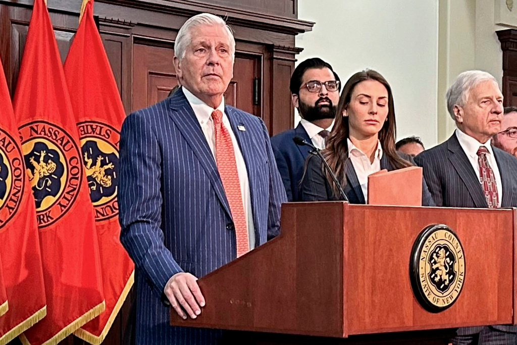 Trump endorses county executive for NY governor, days after longtime ally Stefanik suspends campaign<br>