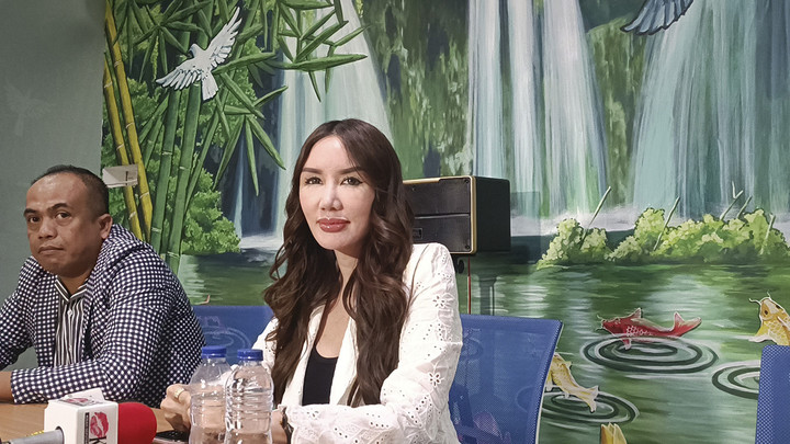 5 Berita Terpopuler: Ade Tya vs Mantan Kekasih Ari Lasso; Kehamilan Inara Rusli