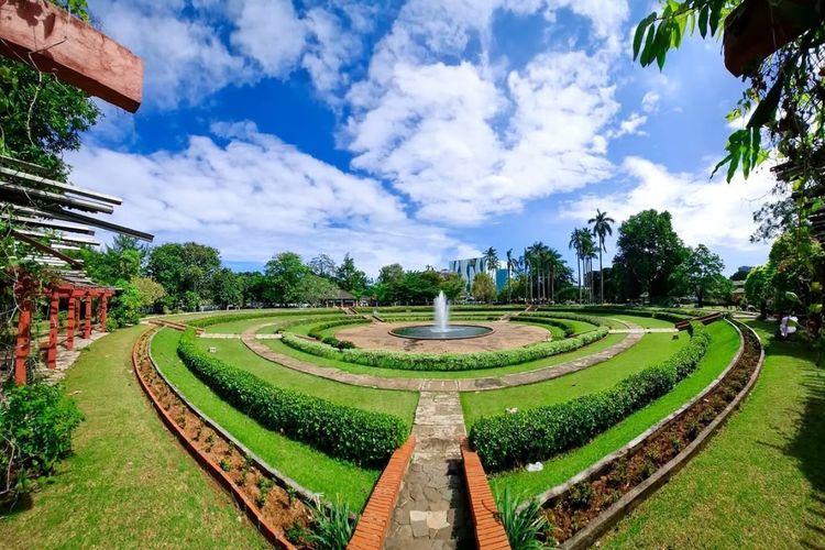 Liburan Keluarga di Taman Bunga Wiladatika: Rute dan Tiket Masuk