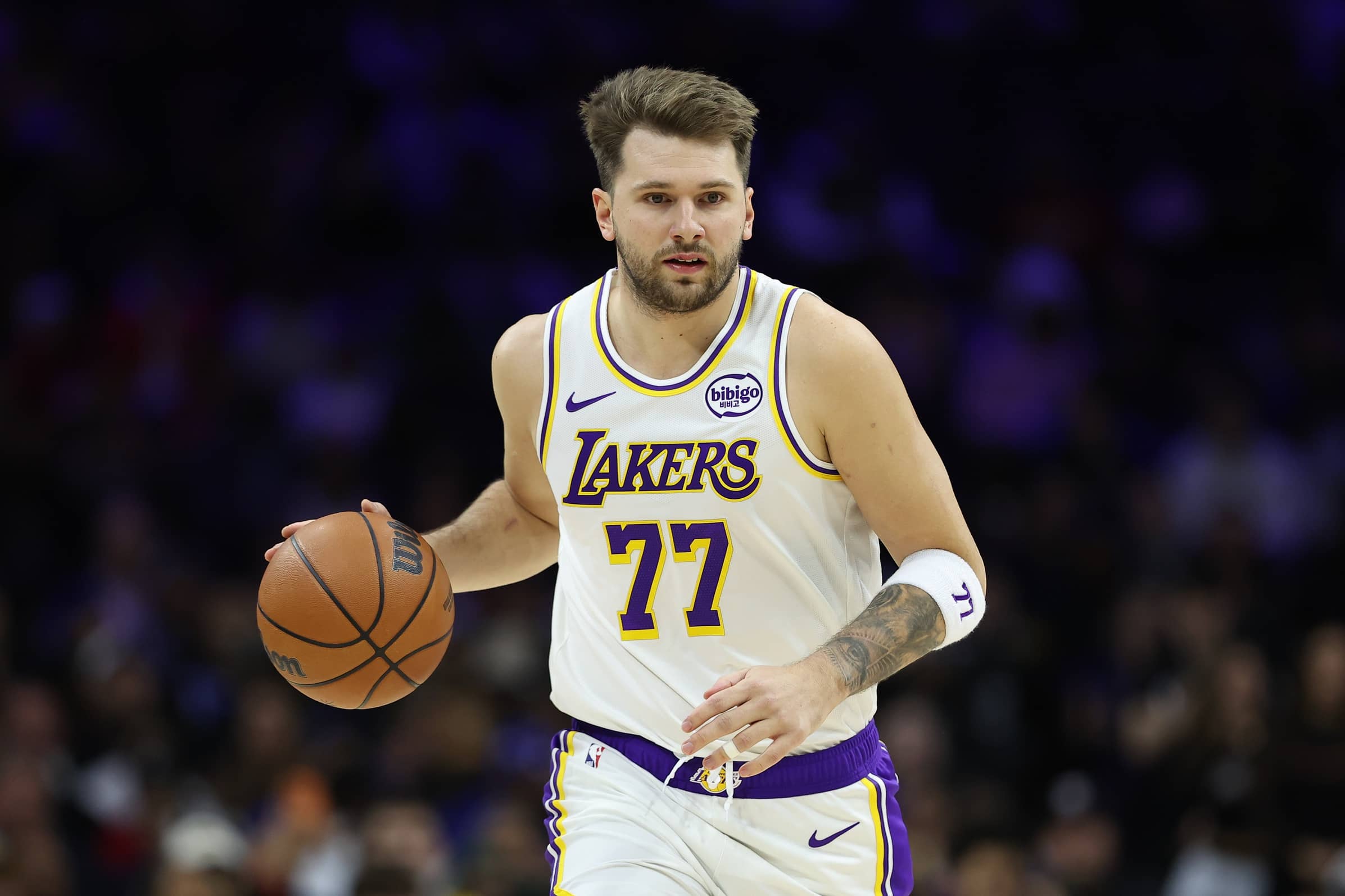 Luka Doncic exits Lakers-Clippers game with injury<br><br>