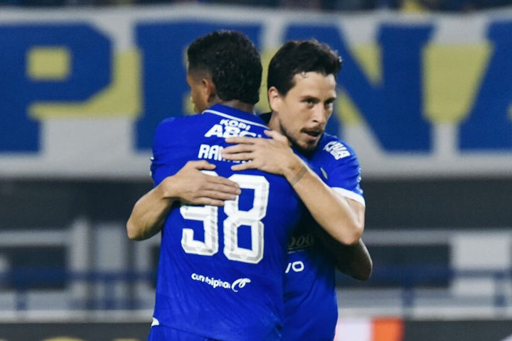 Pelatih Persija: Persib Investasi Besar, Banyak Pemain Timnas