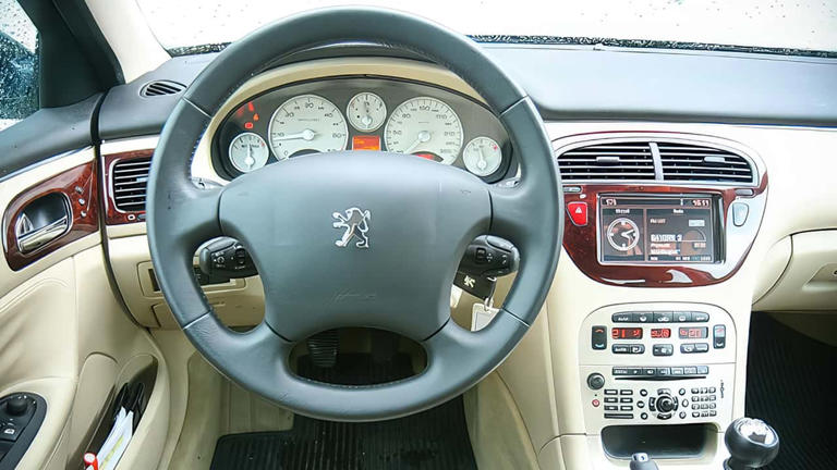 Peugeot 607 (2000-2010) : Un classique du futur?
