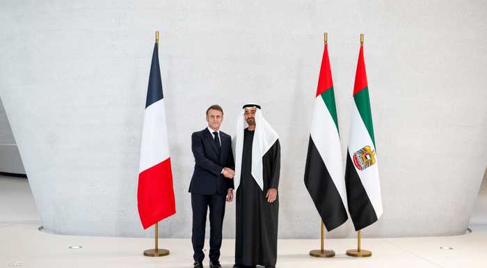 الشيخ محمد بن زايد آل نهيان وإيمانويل ماكرون
