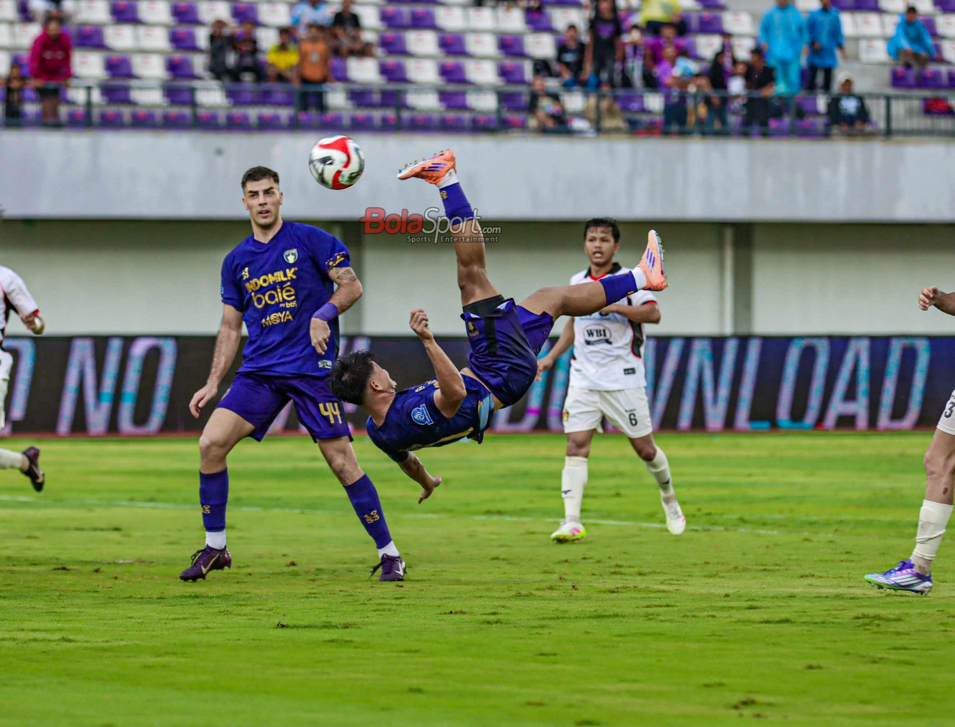 Dua striker Timnas Indonesia cetak gol indah bersama klub masing-masing