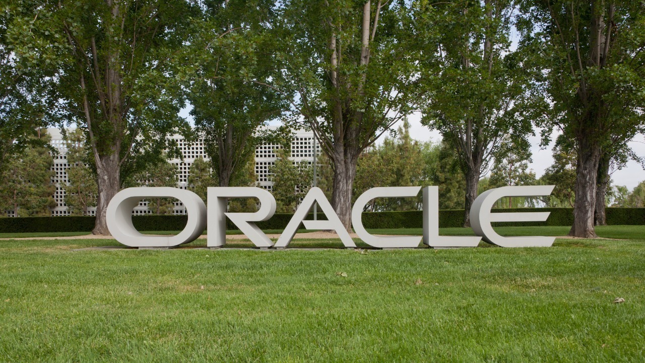 Oracle keeps triggering AI bubble worries, here's why
