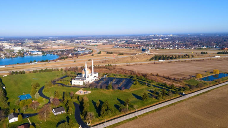 Ohio's happy city near Toledo boasts a cozy downtown, shopping, and ...