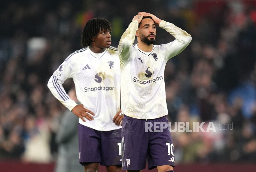 Nasib Buruk Manchester United: Kalah dari Aston Villa, Rogers Cetak Dua Gol, Fernandes Cedera
