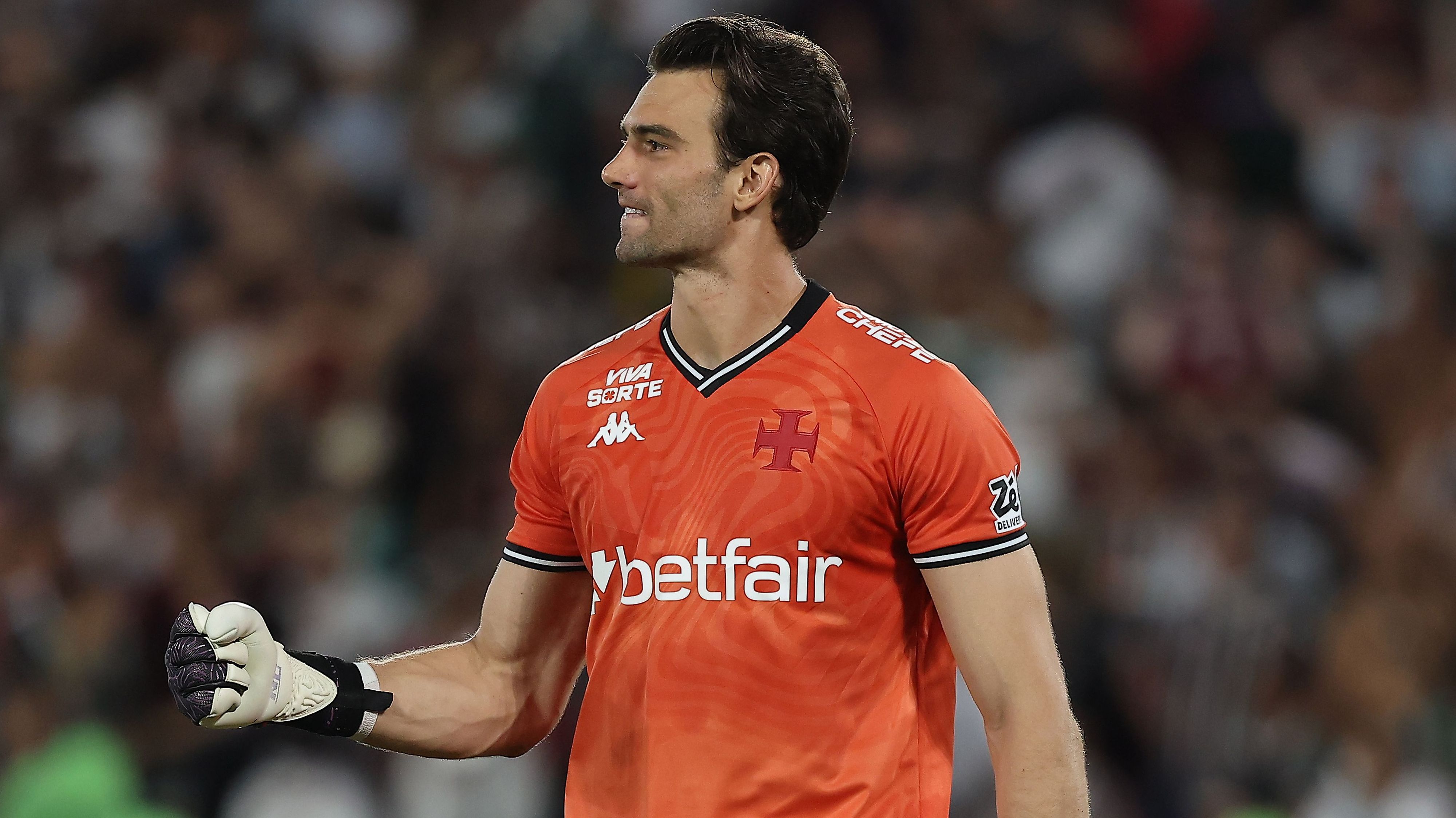 Todos os pênaltis que Léo Jardim defendeu como goleiro do Vasco da Gama