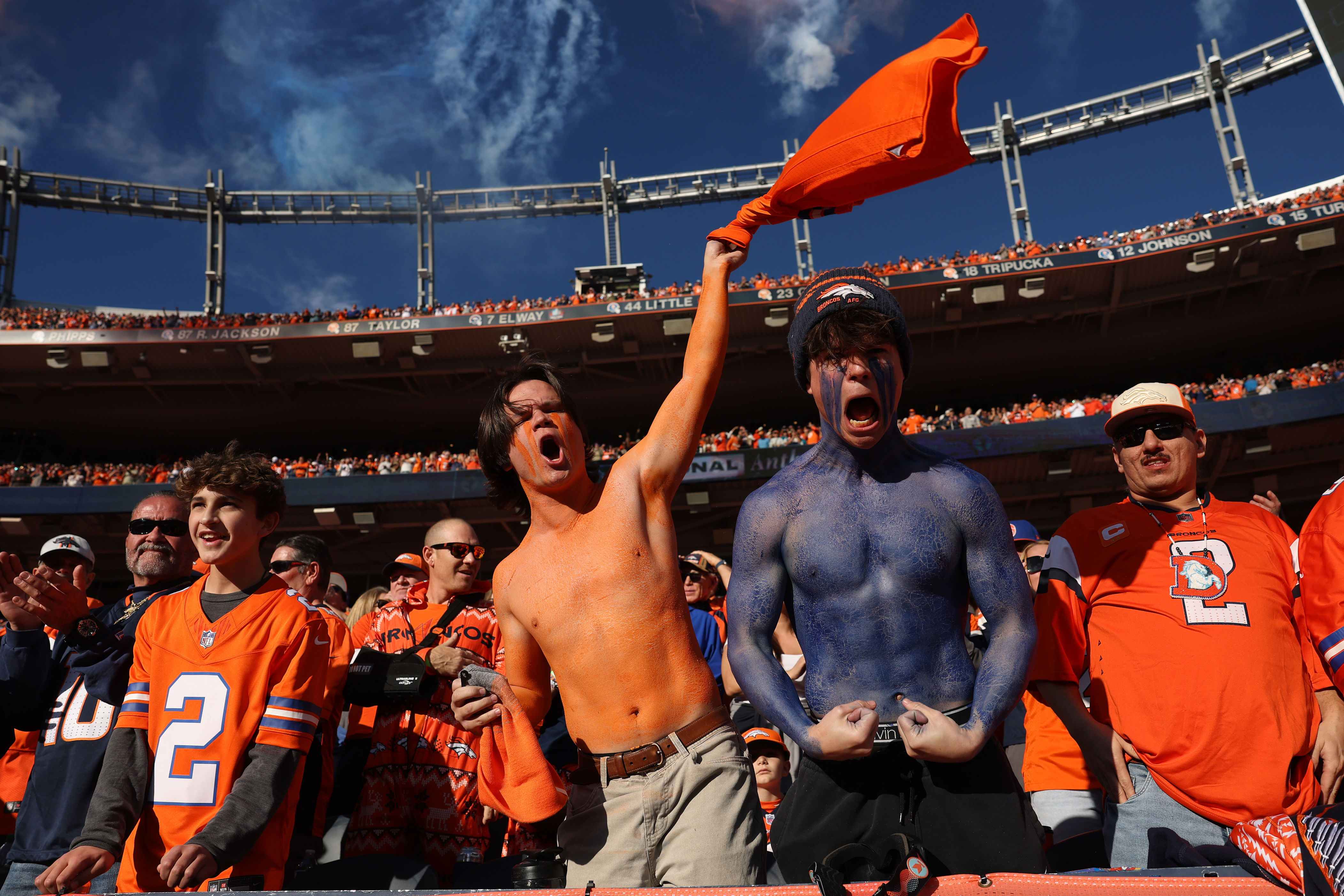 Fans blast Denver DC Vance Joseph as Broncos’ defense struggles against ...