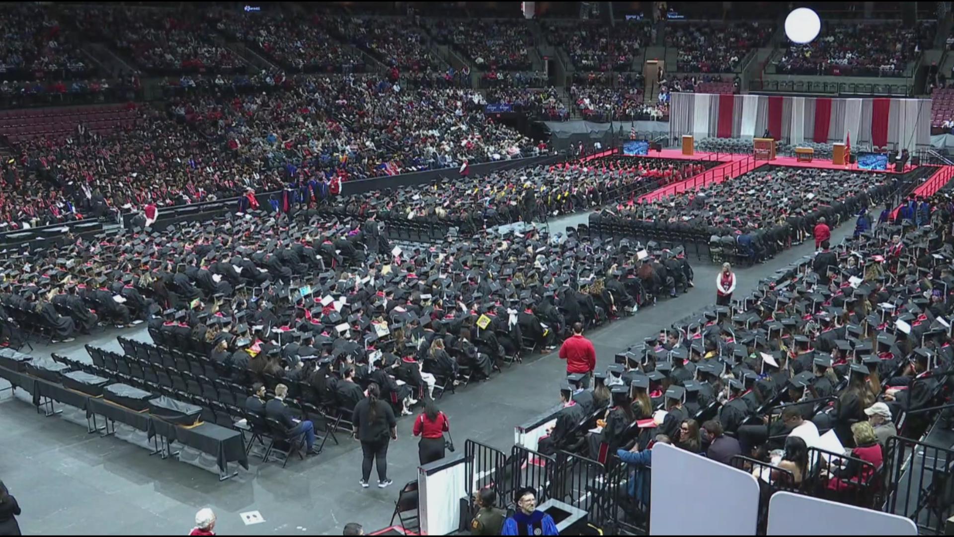 Thousands graduate from Ohio State in fall commencement ceremony