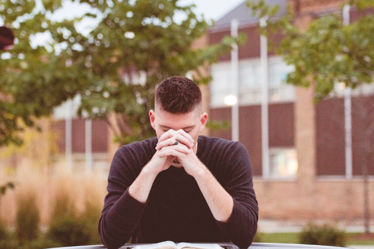 Terlalu lama sendirian berdampak serius: 7 efek tak terduga pada tubuh dan pikiran