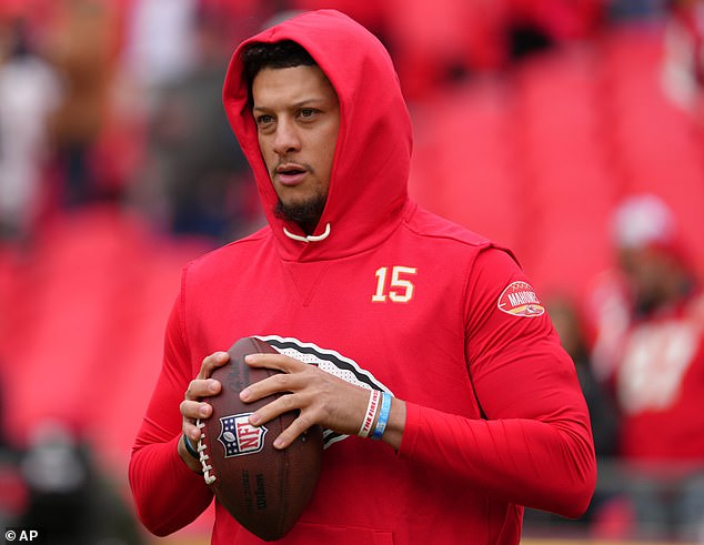 Patrick Mahomes can already bend his knee 90 degrees just days after undergoing surgery