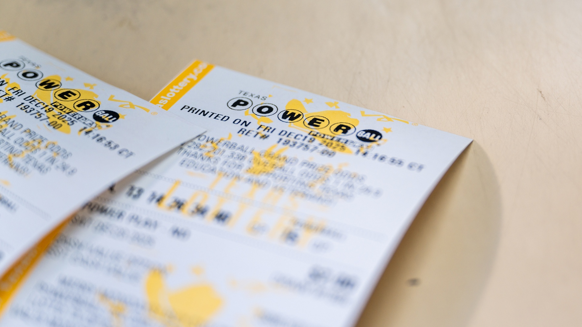 No Powerball winner in Saturday's drawing; jackpot grows to $1.6 billion