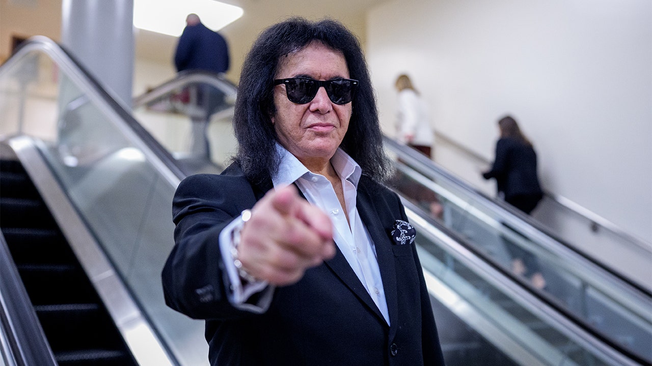 Gene Simmons tells Americans to 