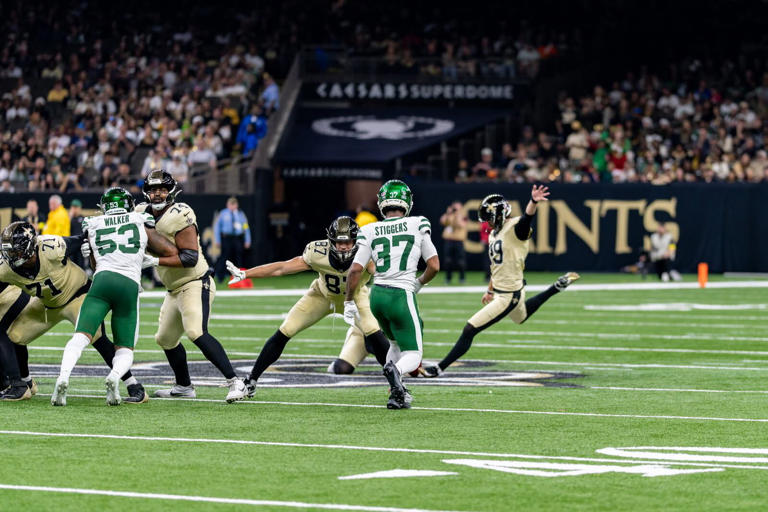 Saints win 3rd straight game behind big games from Smyth, Olave