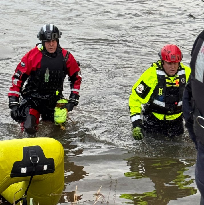 DC first responders rescue man from Anacostia River